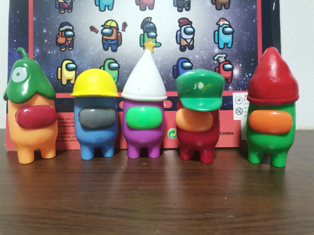 Figurine Desene Animate( 3 ani +) - Set 5 Figurine Among Us Multicolore Lumini