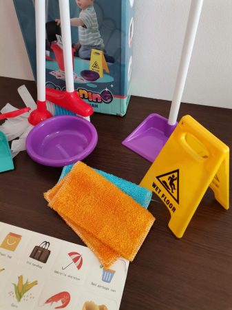 Set accesorii de curatenie pentru copii Little Dustman [5]