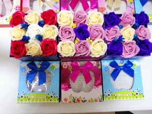 Trandafiri de sapun in cutie cadou - Aranjamente Trandafir de sapun [2]