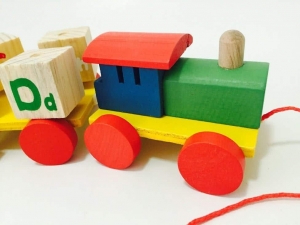 Tren din Lemn cu Cuburi Rotative Cifre si Litere [2]