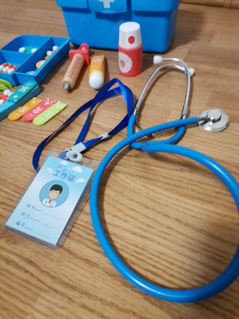 REDUCERI - Trusa de Doctor pentru Copii cu Accesorii din Lemn