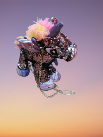 img-attr