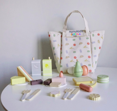 Papusi -Casute- Masute infrumusetare ( 3 ani +) - Set de picnic cu accesori din lemn Hai la Picnic! Nunukids