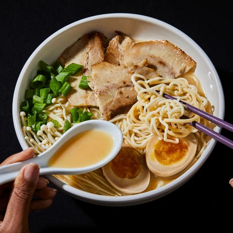 Ramen Pork Bone Soup 113g BX [2]