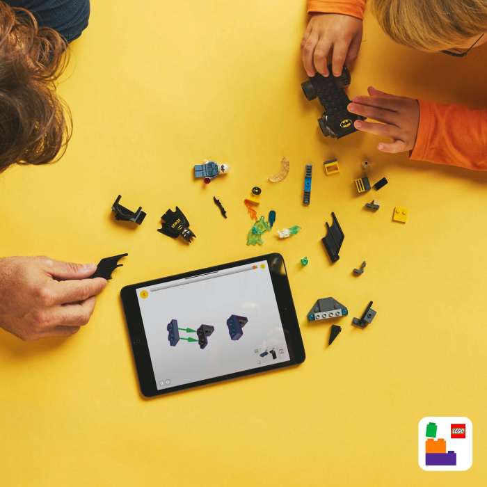  Batman™ si Batmobile™ vs. Mr. Freeze™ [9]