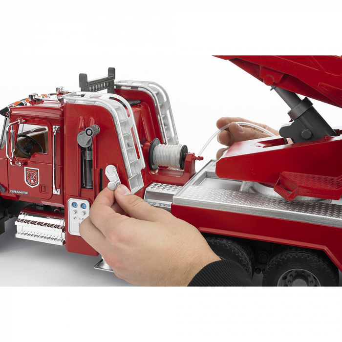 Bruder - Camion De Pompieri Mack Granite Cu Scara, Pompa De Apa Si Sirena [9]