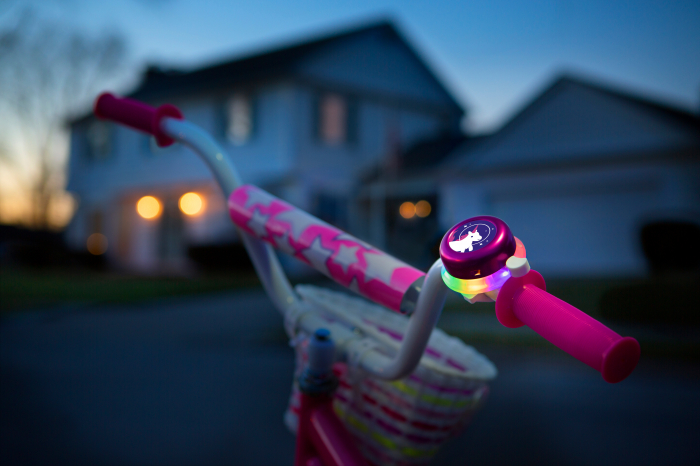 Clopoțel cu lumini LED multicolore pentru bicicletă, roz [4]