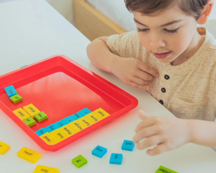 Domino pentru construit cuvinte [3]