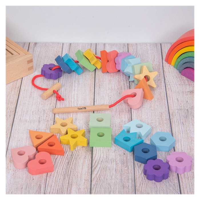 Forme colorate din lemn pentru insirat, TickiT [4]