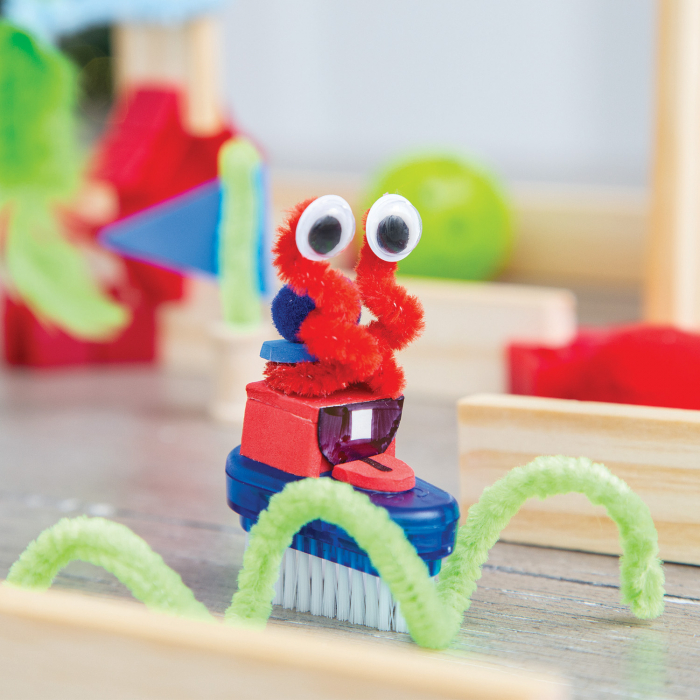 KEVA Maker Bot Maze, labirint cu piese de lemn și roboți motorizați [8]