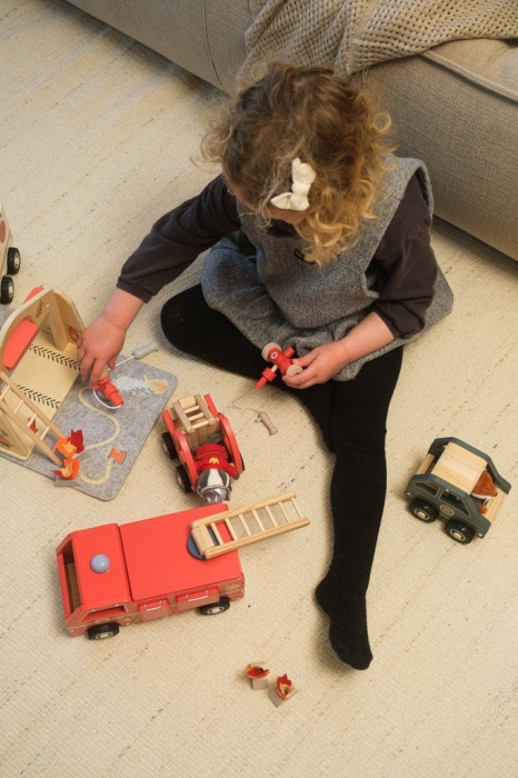 Masina de pompieri din lemn cu accesorii, Egmont Toys [4]