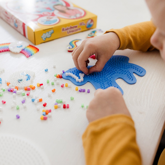 Set creativ DIY cu margele de calcat- Rainbow Unicorn [5]