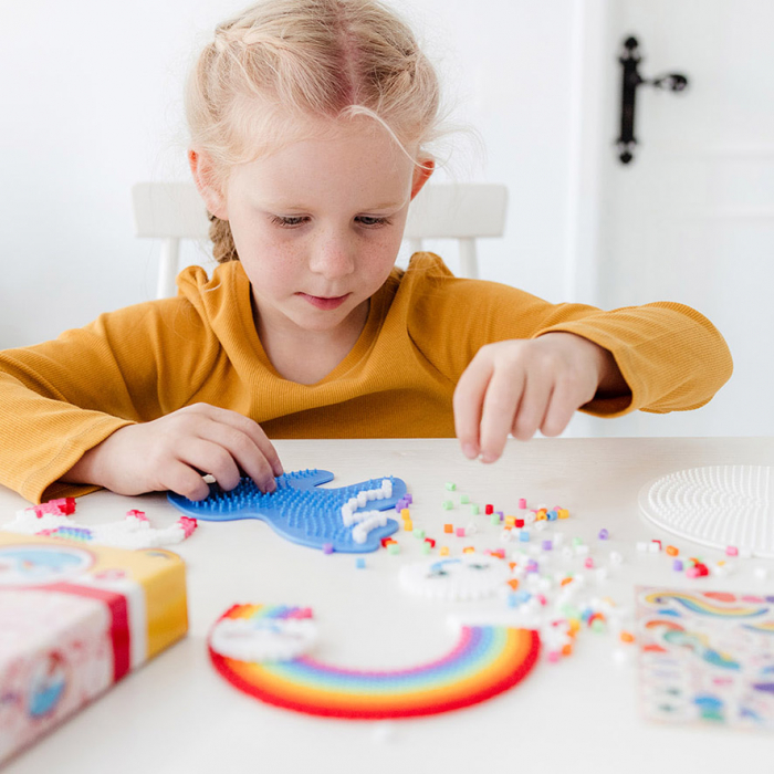 Set creativ DIY cu margele de calcat- Rainbow Unicorn [4]