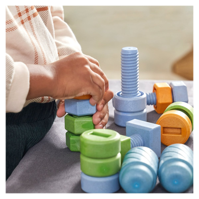 Suruburi si piulite, set de activitati cu 84 piese, Guidecraft [4]