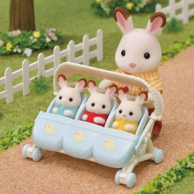 SYLVANIAN FAMILIES-CARUCIOR PENTRU IEPURASI TRIPLETI [6]