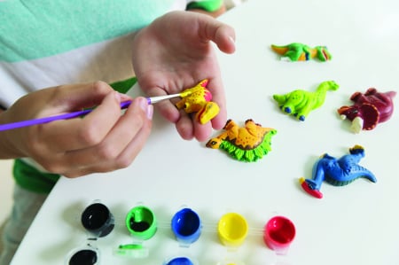 Atelier creativ Modeleaza si picteaza - Dinozaur care strălucește în întuneric [5]