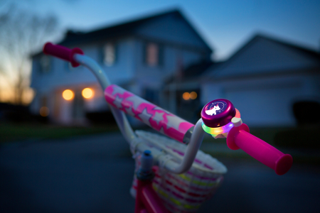 Clopoțel cu lumini LED multicolore pentru bicicletă, roz [3]