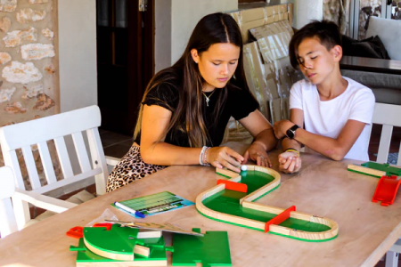 Joc de masa - mini golf, Pitch&Plakks [1]