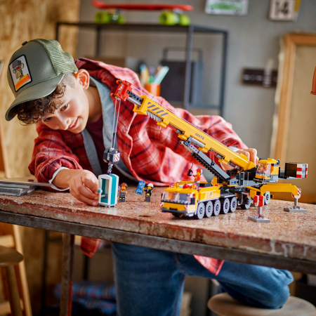  Macara mobila galbena de constructii [4]