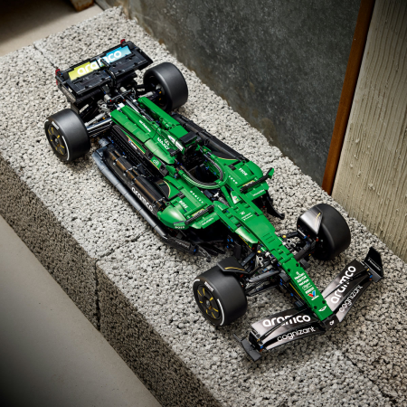 Mașina F1® Aston Martin Aramco AMR25 [5]