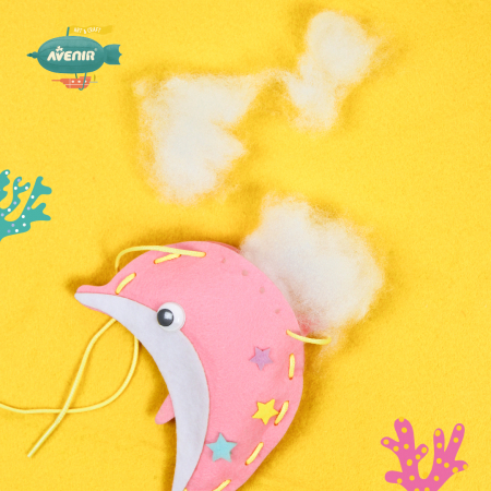 Set creativ de cusut cu tehnica siretului - Primul meu Pandantiv Prieteni Marini, nivel 1 [1]