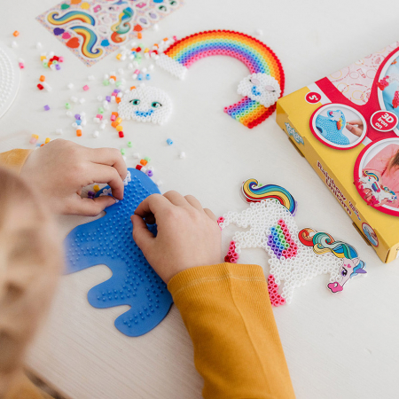 Set creativ DIY cu margele de calcat- Rainbow Unicorn [5]