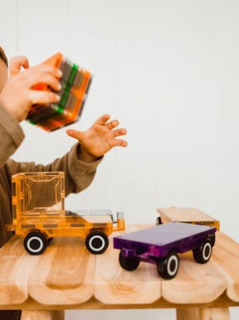 Set magnetic Magblox - 2 sasiuri magnetice accesorii pentru constructie cu roti de lemn - mov si galben [2]