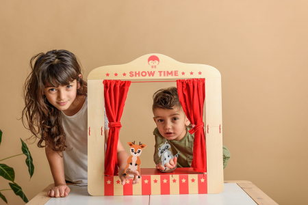 Teatru de papusi din lemn pentru masa, pliabil, cu figurine incluse Kipod [1]