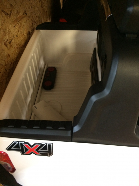 Masinuta electrica Ford Ranger WildTrak, alba [5]