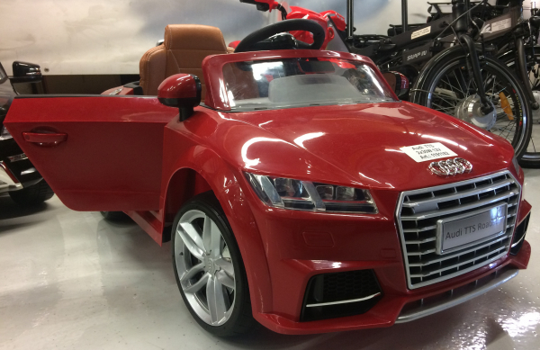 Masinuta electrica premium Audi TTS pentru copii, rosie [2]