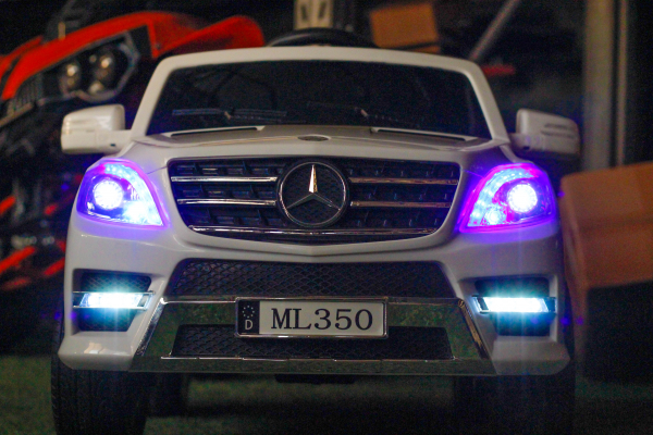 Masinuta electrica Mercedes ML 2x25W pentru copii [4]