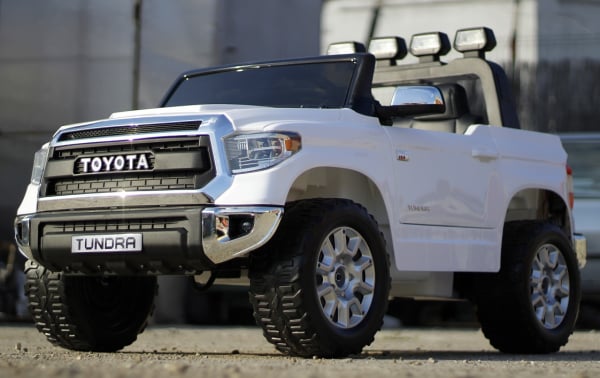 Masinuta electrica pentru copii Toyota Tundra, alba [4]