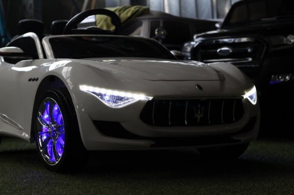 Masinuta electrica pentru copii Maserati Alfieri, alba [4]