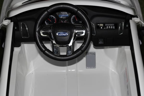 Masinuta electrica Ford Focus RS alb, copii 2-7 ani [7]