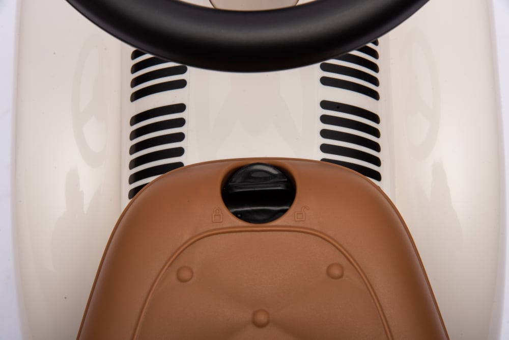 Masinuta premergator fara pedale, Kinderauto Retro Baby Car cu roti moi, alba [29]