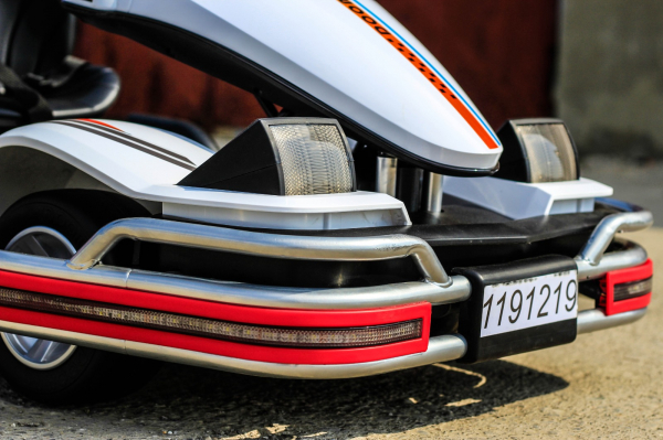 Cart electric Dooma pentru copii 2-8 ani, alb [15]