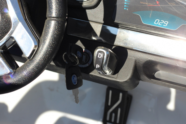 Masinuta electrica Ford Ranger 4x4 180W cu ROTI MOI #ALB [9]