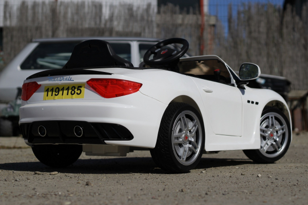 Masinuta electrica Maserati pentru copii alba [7]