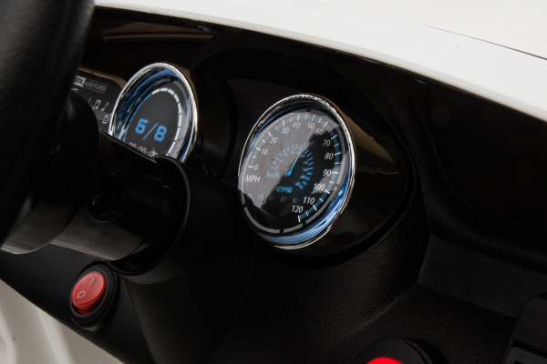 Merdedes GLA 45 alb, masinuta electrica pentru copii [9]