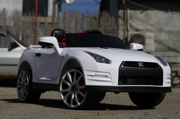 Nissan GTR R35, alb, masinuta electrica pentru copii 2-6 ani [4]