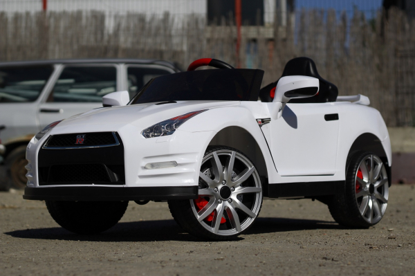 Nissan GTR R35, alb, masinuta electrica pentru copii 2-6 ani [3]