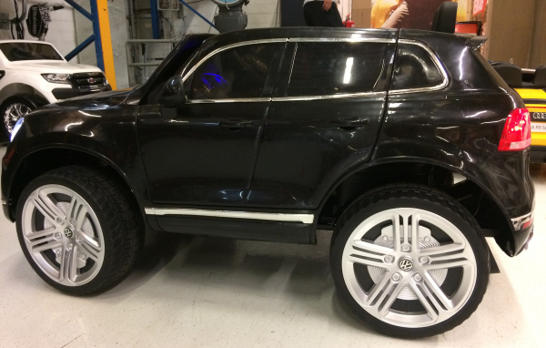 Masinuta electrica pentru copii VW Touareg, negru [7]