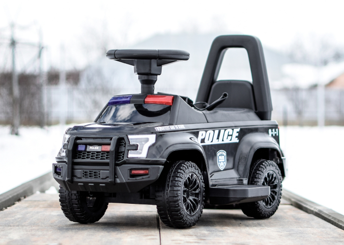 Masinuta electrica de politie Kinderauto Police 30W 6V cu megafon si music player, bluetooth, culoare Negru [2]