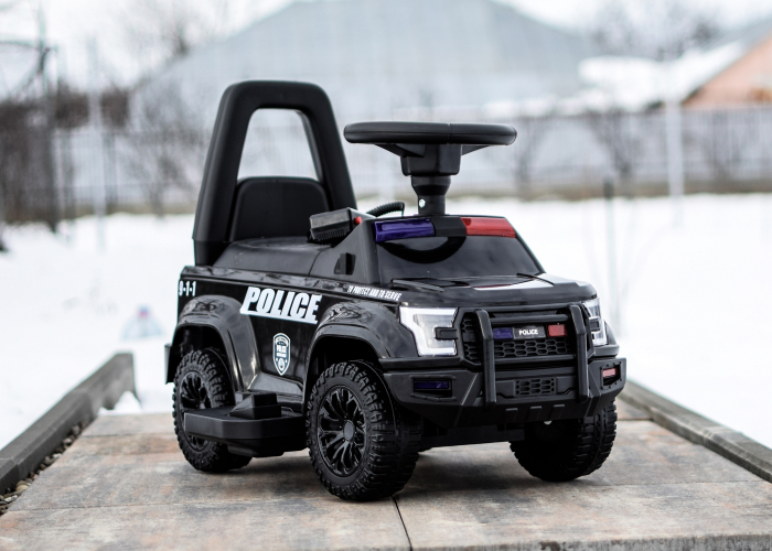 Masinuta electrica de politie Kinderauto Police 30W 6V cu megafon si music player, bluetooth, culoare Negru [3]