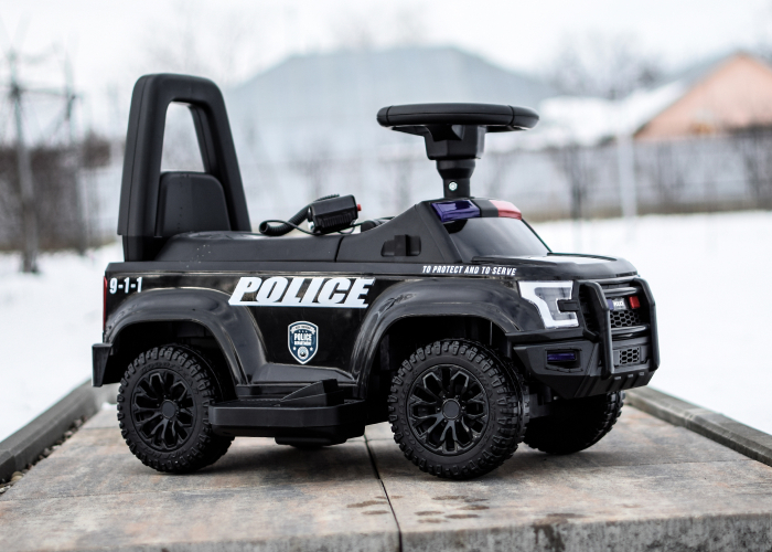Masinuta electrica de politie Kinderauto Police 30W 6V cu megafon si music player, bluetooth, culoare Negru [4]