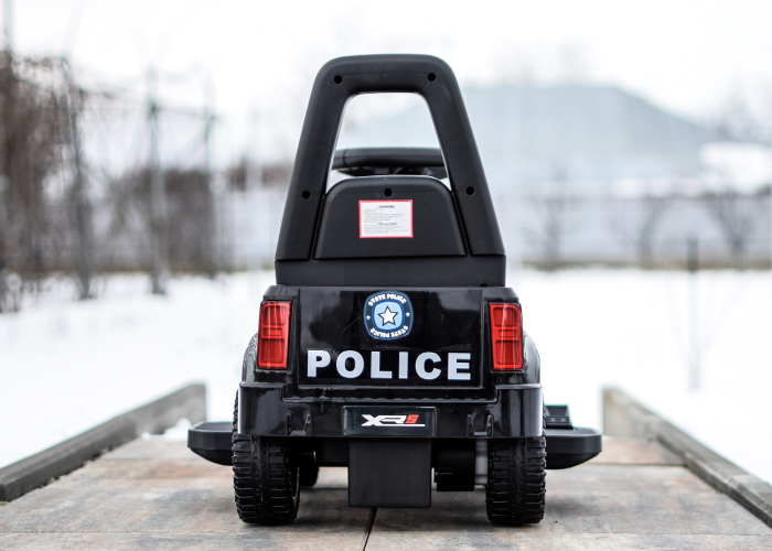 Masinuta electrica de politie Kinderauto Police 30W 6V cu megafon si music player, bluetooth, culoare Negru [6]