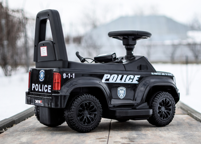 Masinuta electrica de politie Kinderauto Police 30W 6V cu megafon si music player, bluetooth, culoare Negru [5]