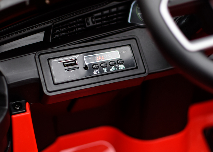 Masinuta electrica 4x4  Audi E-tron Sportback 12V 140W culoare Rosie [11]