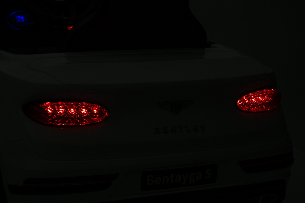 Masinuta electrica 4x4, pentru copii, Bentley Bentayga S 120W alba [21]