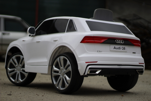 Masinuta electrica Audi Q8 STANDARD 12V #Alb [13]